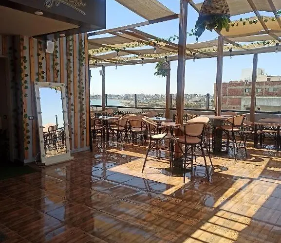 Oda ve Kahvaltı Salvatore With Breakfast-sea View Suez