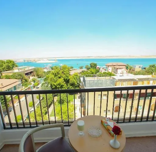 Salvatore With Breakfast-sea View Suez